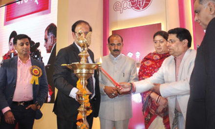 Smriti Zubin Irani gave away Handicrafts Export Awards